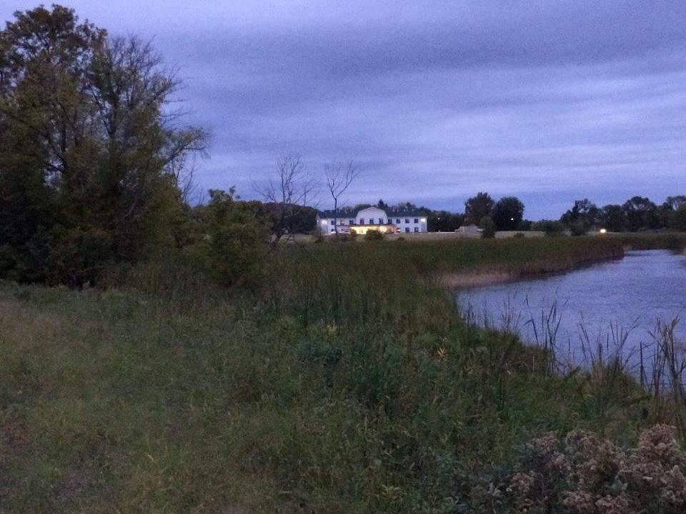 Lakes Inn at Dunvilla Extérieur photo